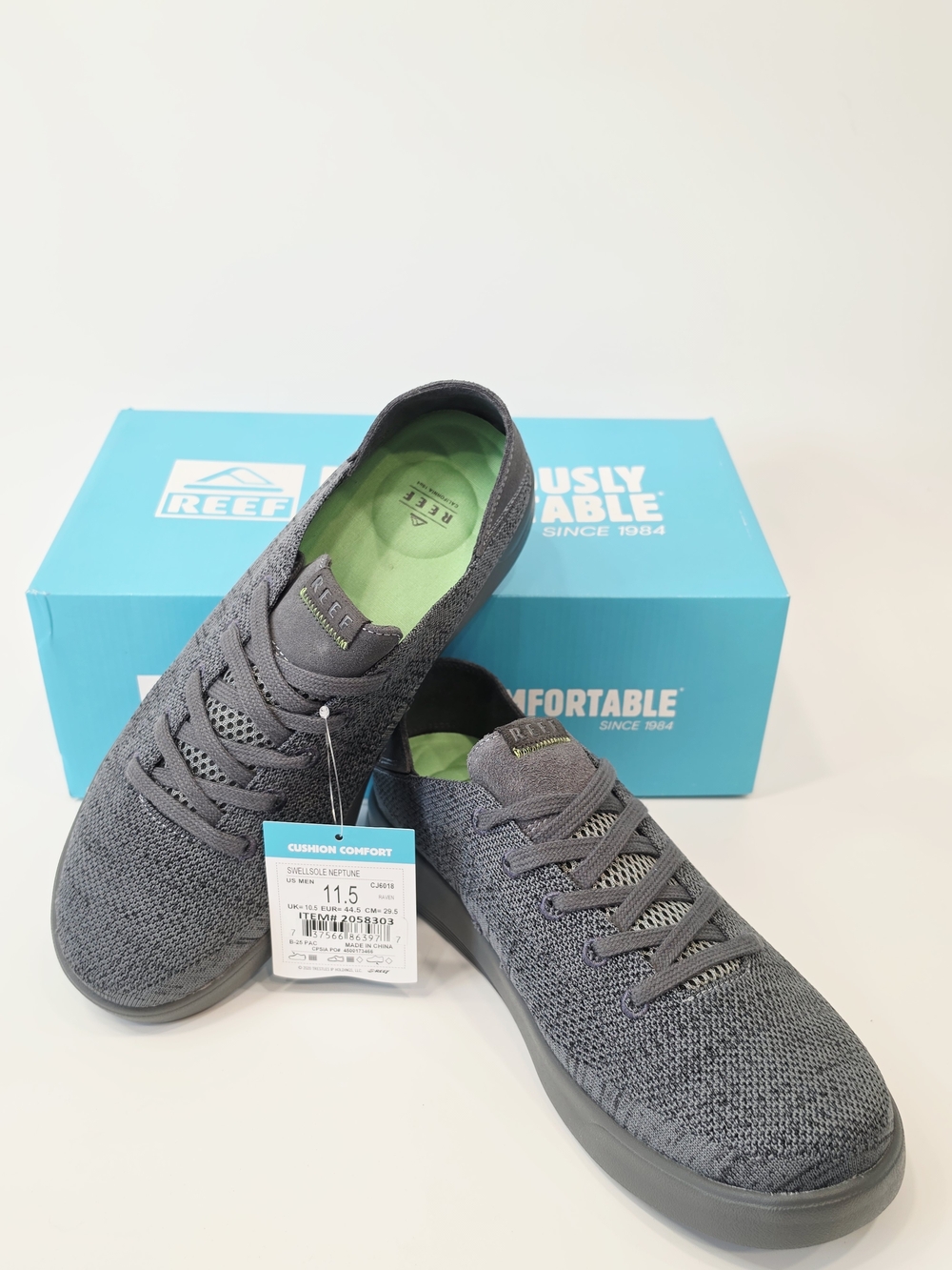 Reef Men's Swellsole Neptune Raven Dark Gray Knit Sneakers with Green Insole